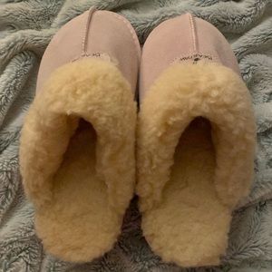Women Pink BearPaw Platform Slippers Sz.9 NWOT